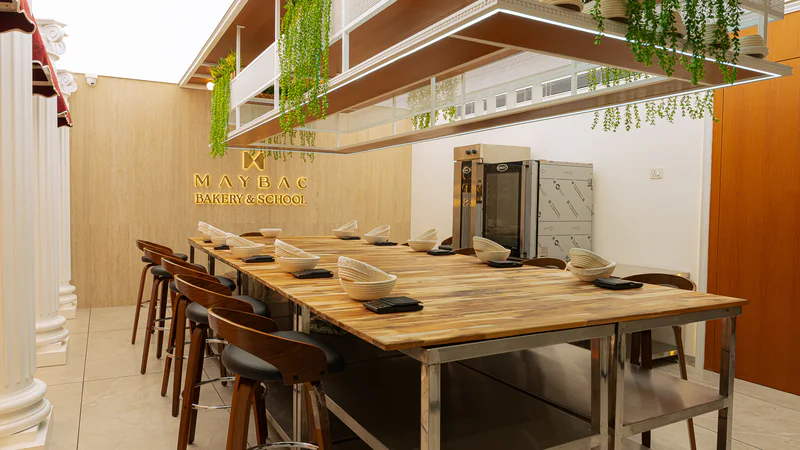 The school's long teaching table