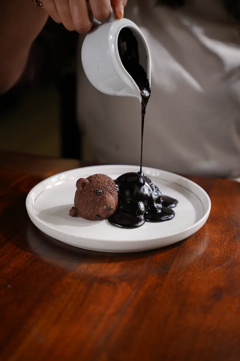 Sleeping Teddy mousse with chocolate pour